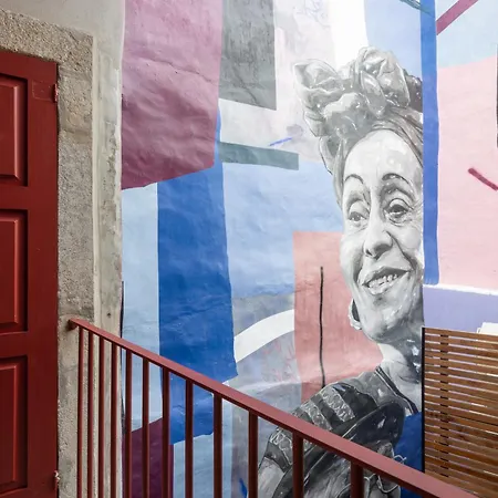 Utopian Hotel, A Charming