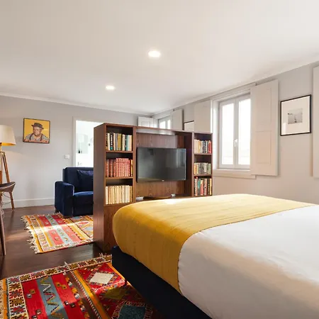 Utopian Hotel, A Charming Affittacamere