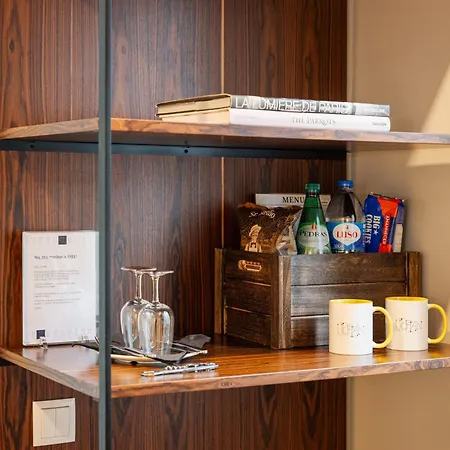 Utopian Hotel, A Charming
