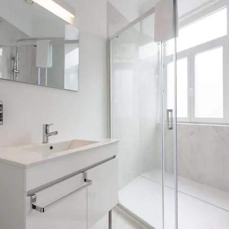 Utopian - Design - Free Minibar Гостевой дом 4*